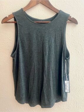 Interval Flow Keyhole Back Tank NWT XS